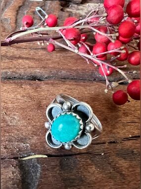 Navajo Native American Ring Green Blue Turquoise Floral Oval Shadow Box Flower